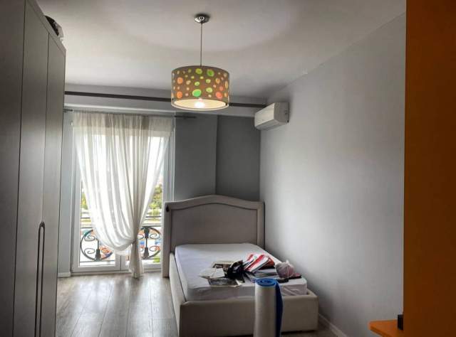 Tirane, shitet apartament 3+1 Kati 3, 1.700 Euro/m2