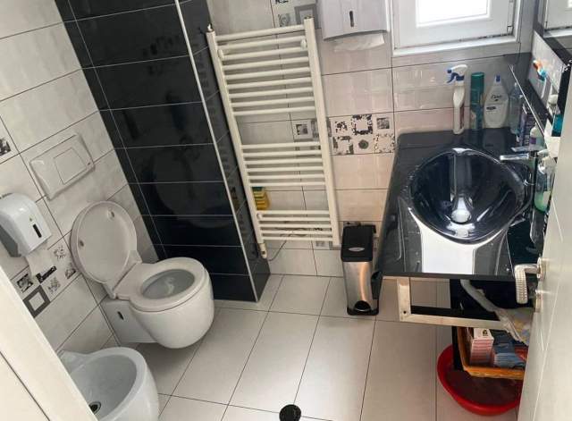 Tirane, shitet apartament 3+1 Kati 3, 1.700 Euro/m2