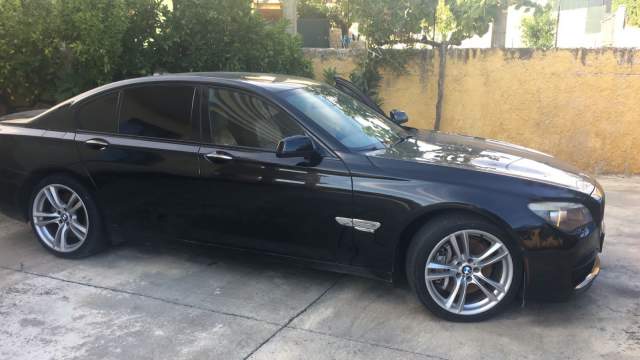 Tirane, shitet makine BMW Viti 2012,