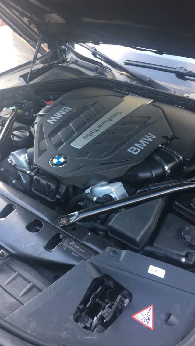 Tirane, shitet makine BMW Viti 2012,