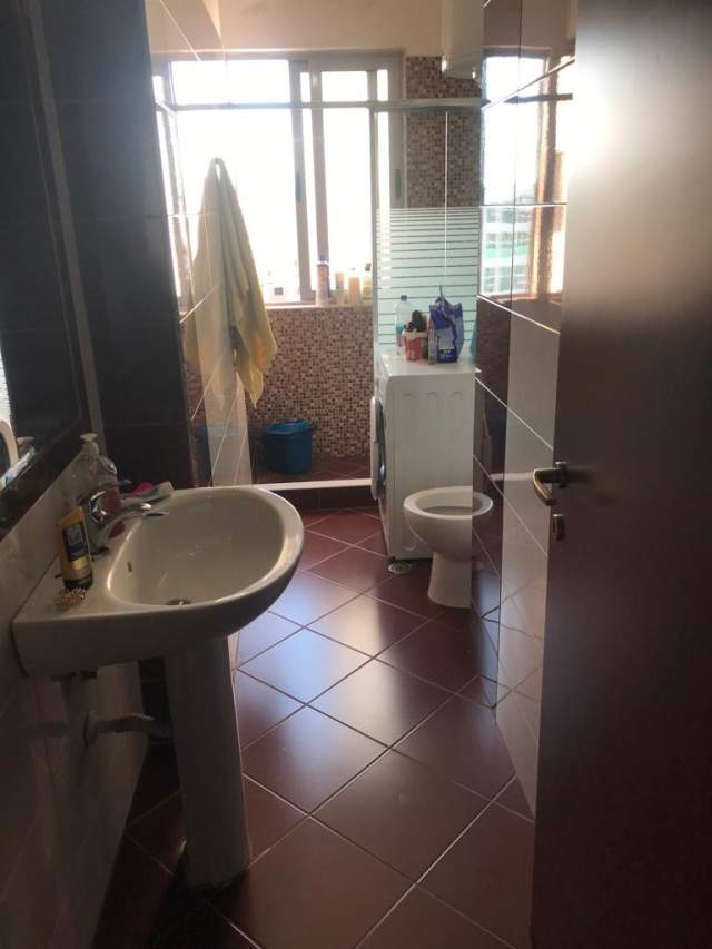 Tirane, shitet apartament 1+1+BLK Kati 5, 55 m² 42.000 Euro (demokracia)