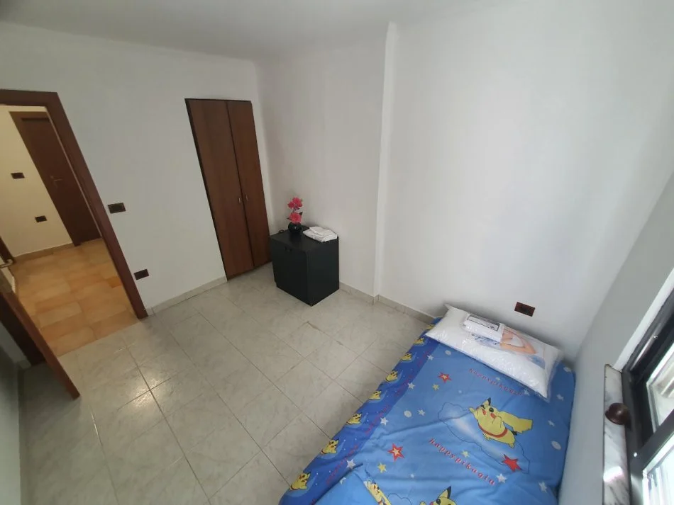 Tirane, shitet apartament 3+1+Aneks+Ballkon Kati 3, 96 m² 270.000 € (Bllok)