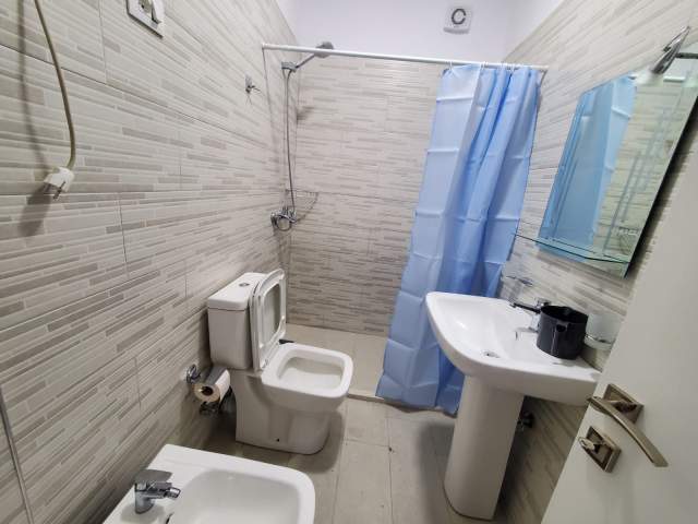 Tirane, jepet me qera 2+1+BLK Kati 3, 96 m² 480 Euro (Rruga e Dibres, direkte mbi QSUT)