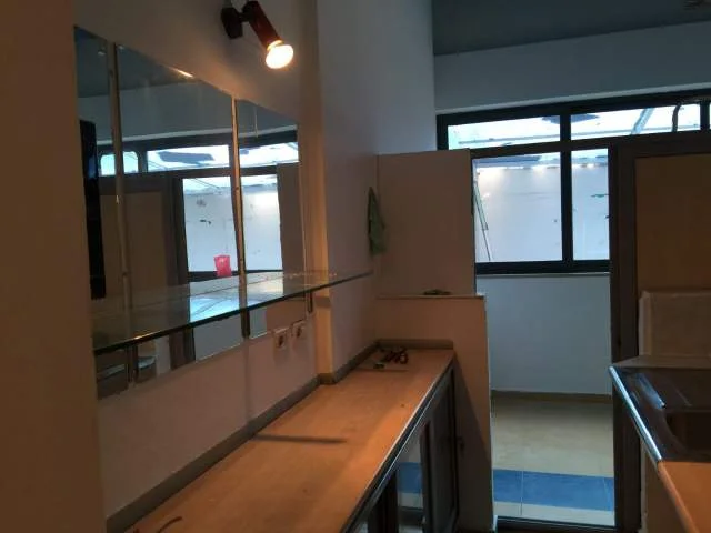 Tirane, shitet ambjent biznesi Kati 0, 137 m² 383.000 Euro (Riza Cerova)