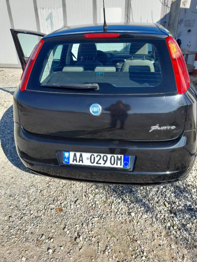 Durres, shitet makine Fiat Fiat Grande Punto Viti 2006, 2.700 Euro