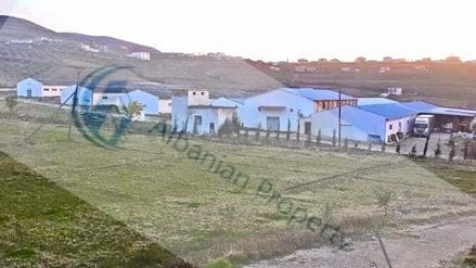 Elbasan, Shitet tokë me sipërfaqe 54000 m² në të cilën 9800 m² e zë vetëm ndërtesa 2.000.000 Euro (pranë autostadës)