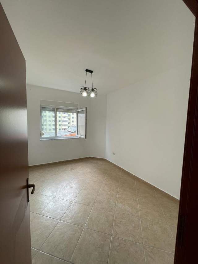 Durres, shitet apartament 2+1+BLK Kati 3, 93 m²  (Rrota kuqe plazh Durres)
