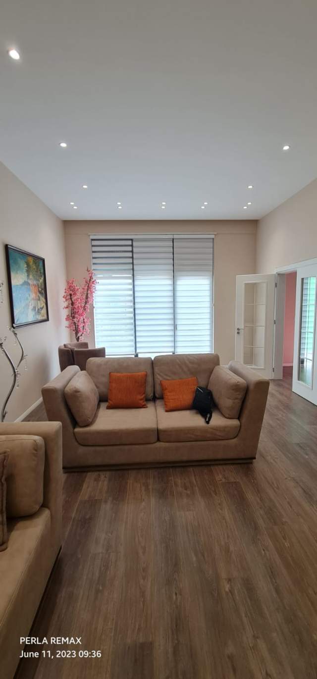 Tirane, jepet me qera apartament duplex Kati 2, 165 m² 1.200 Euro (Kodra e Diellit)