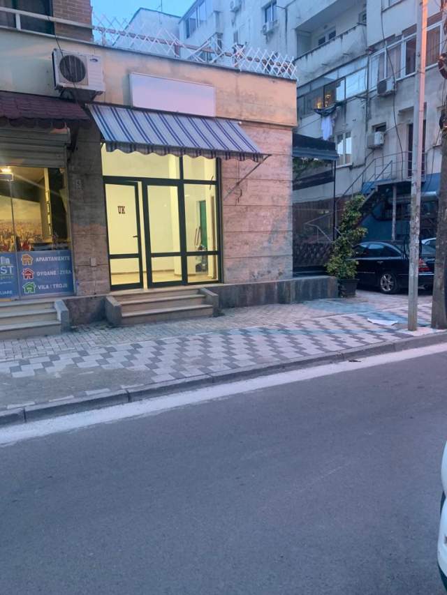 Tirane, jepet me qera dyqan Kati 1, 20 m² 30.000 Leke (Rruga Naim Frasheri)