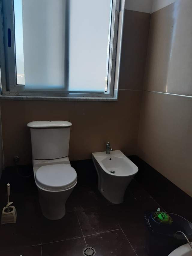 Tirane, jepet me qera apartament 2+1+A+BLK Kati 5, 120 m² 30.000 Leke (Fresku)