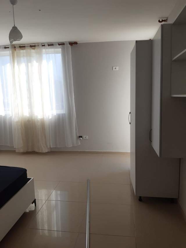 Tirane, jepet me qera apartament 2+1+A+BLK Kati 5, 120 m² 30.000 Leke (Fresku)