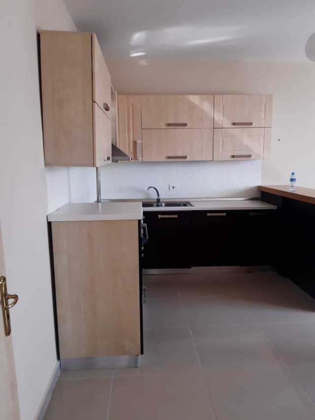 Tirane, jepet me qera apartament 2+1+A+BLK Kati 5, 120 m² 30.000 Leke (Fresku)