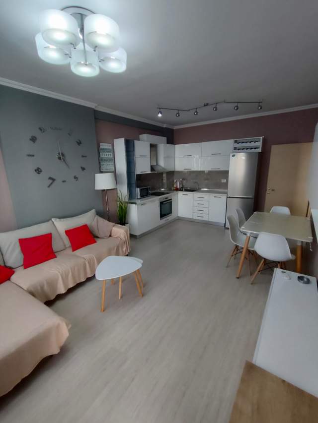 Tirane, jepet me qera apartament 1+1+BLK Kati 5, 67 m² 43.000 Leke