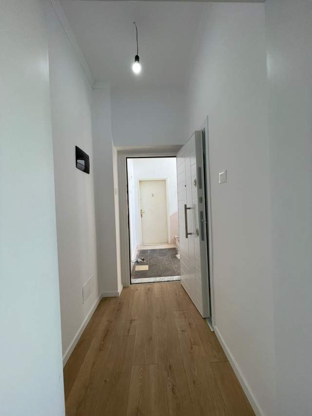 Tirane, shes apartament 1+1 Kati 3, 43 m² 82.000 Euro (rruga e kavajes)
