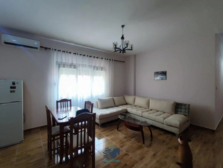 Jepet Me Qera Apartament 2+1 Ne Qender [ID PE0229]