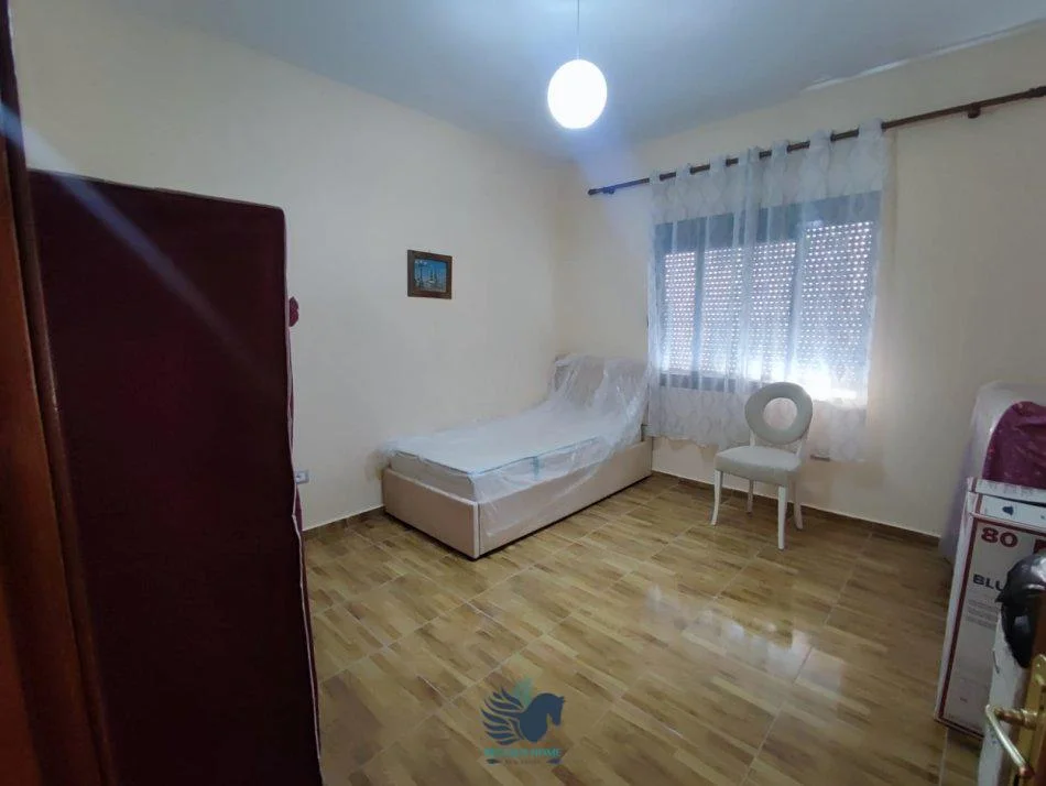 Jepet Me Qera Apartament 2+1 Ne Qender [ID PE0229]