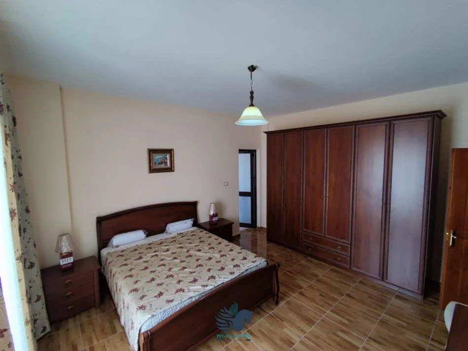 Jepet Me Qera Apartament 2+1 Ne Qender [ID PE0229]