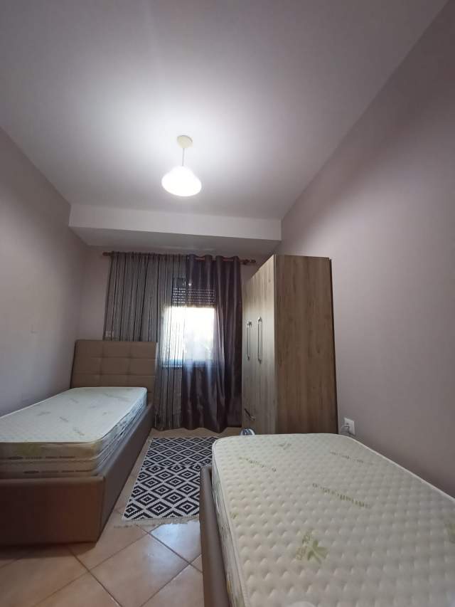 Tirane, jap me qera apartament 2+1 Kati 2, 500 Euro (Jordan Misja)
