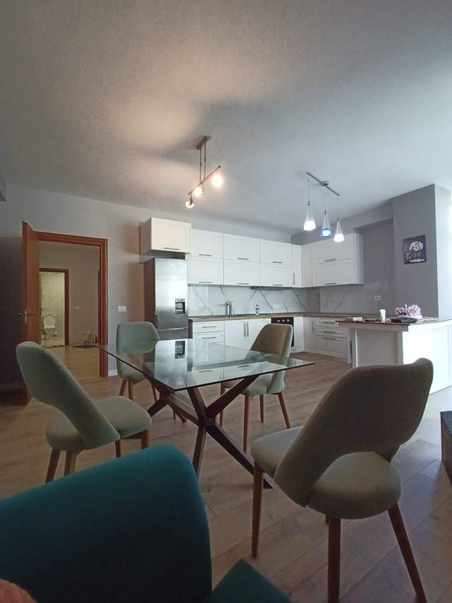 Tirane, jap me qera apartament 2+1 Kati 2, 500 Euro (Jordan Misja)