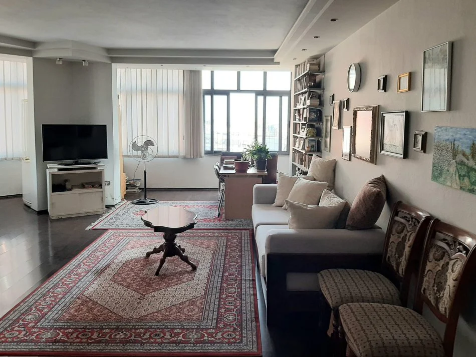Tirane, jepet me qera nga Pronari, pa-komision apartament 2+1+Ballkon Kati 5, 112 m² 650 €
