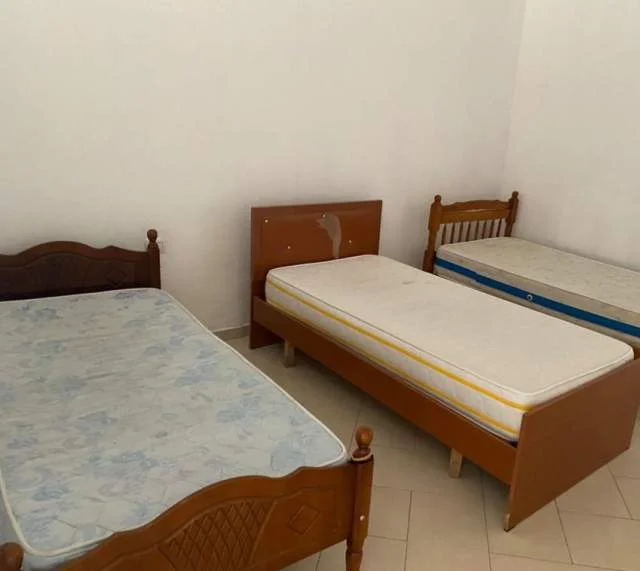 Tirane, jepet me qera shtepi 1+1 Kati 1, 60 m² 28.000 Leke (Pran Mozaikut)
