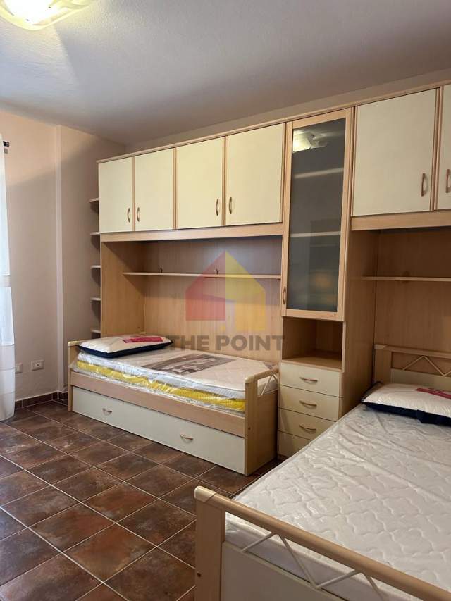 Tirane, jepet me qera apartament 2+1+BLK Kati 8, 110 m² 600 Euro (Rruga Faik Konica)
