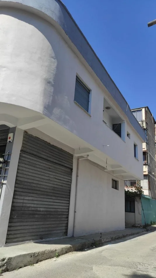 Elbasan, shitet Vile 2 Katshe , (Lagjia 28 Nentori)