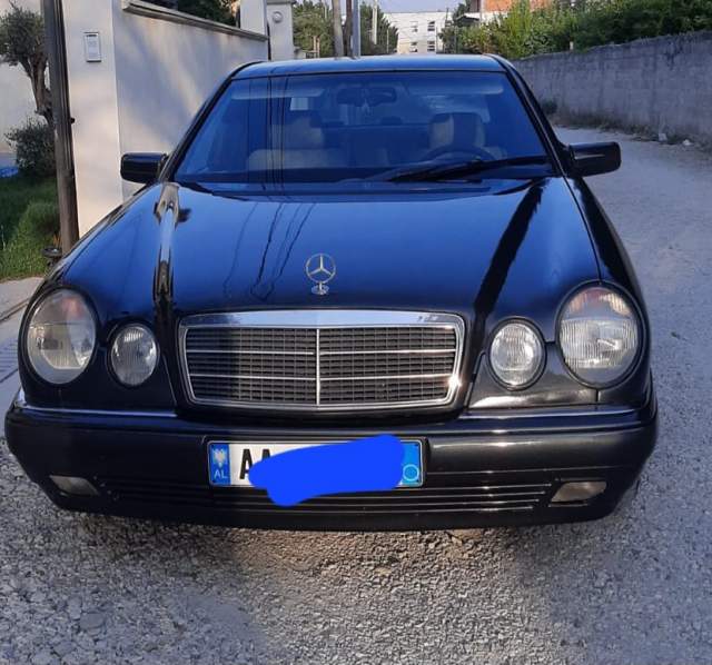Fier, shitet makine Mercedes-Benz 3500 Euro