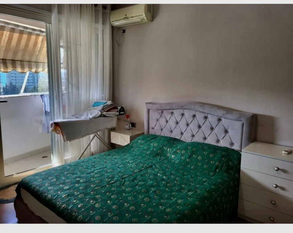 Tirane, jepet me qera apartament 2+1+ 2 tualete + 2 ballkone , Kati 5, 100 m²