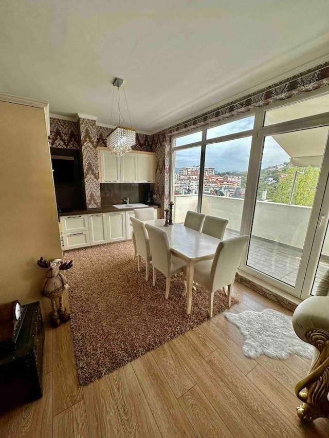 Tirane, jepet me qera apartament duplex 3+1+BLK Kati 5, 1.300 Euro (Rruga Liqeni i Thate)