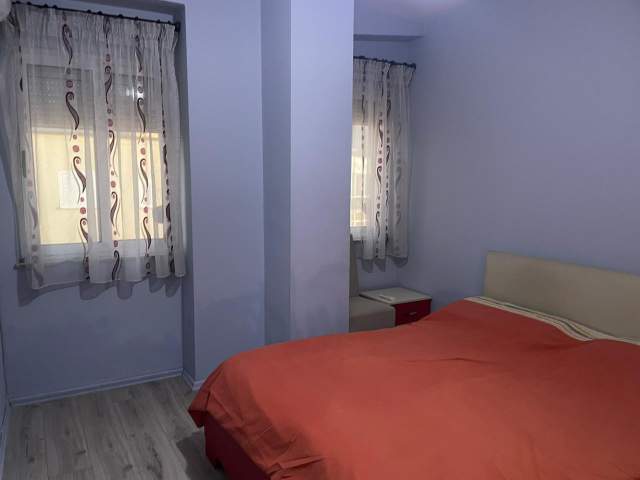 Tirane, jepet me qera apartament 1+1 Kati 10, 57 m² 350 Euro (rruga kongresi manastirit)