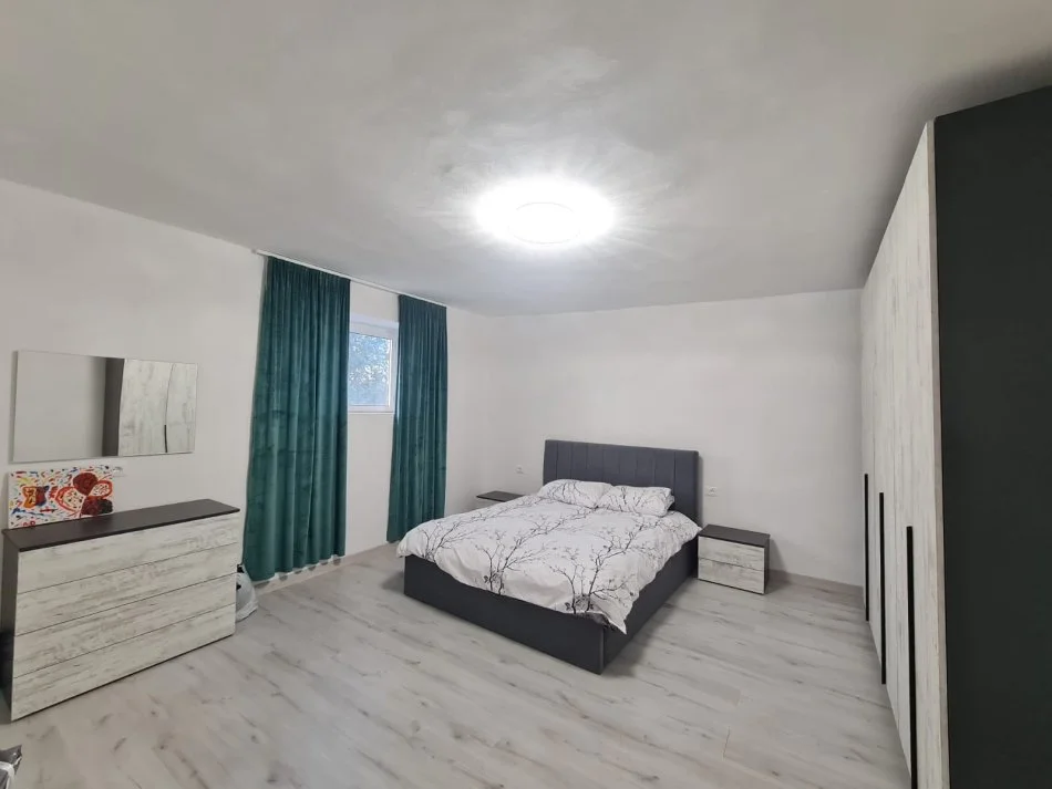 Tirane, jepet me qera apartament 2+1 Kati 2, 100 m² 800 € (Ibrahim Rugova)