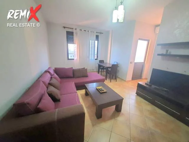 Durres, jepet me qera apartament 1+1+BLK Kati 6, 70 m² 300 Euro (Prane Blue Star)