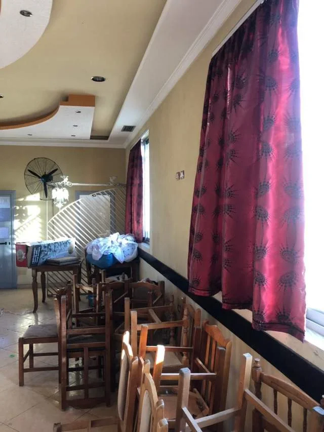 Tirane, jepet me qera lokal Kati 1, 130 m² 500 Euro (babrru)