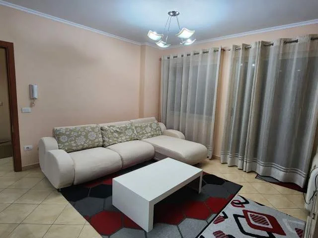Tirane, jepet me qera 1+1+A+BLK 100 m² 50.000 Leke