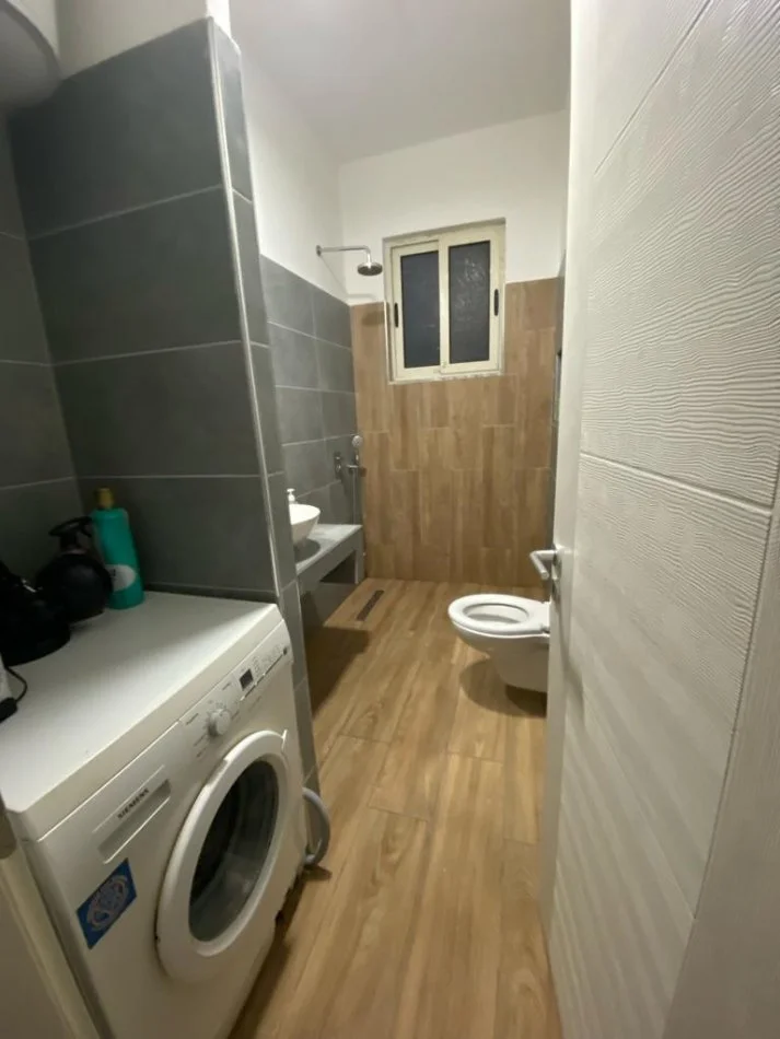 Tirane, shitet apartament 1+1+Ballkon Kati 0, 70 m² 74.500 € (fresk)
