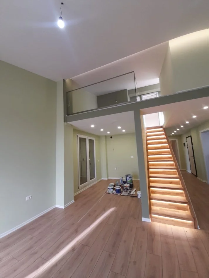 Tirane, shitet apartament 3+1+Ballkon Kati 3, 170 m² 190.000 € (fresk)