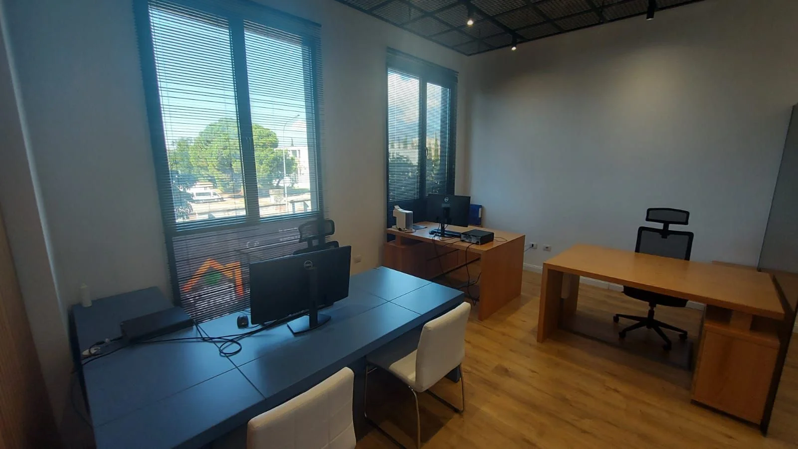 Shitet njesi sherbimi