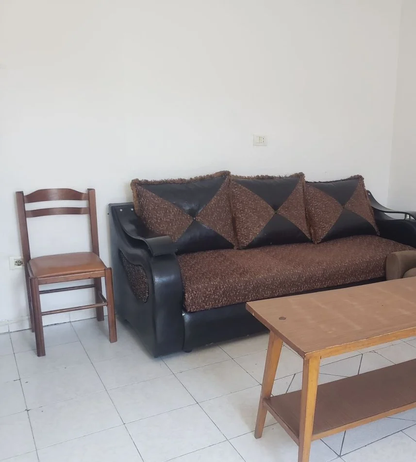 1+1,24.000 lek,300 m perball Kompleksit Fratari, Astir