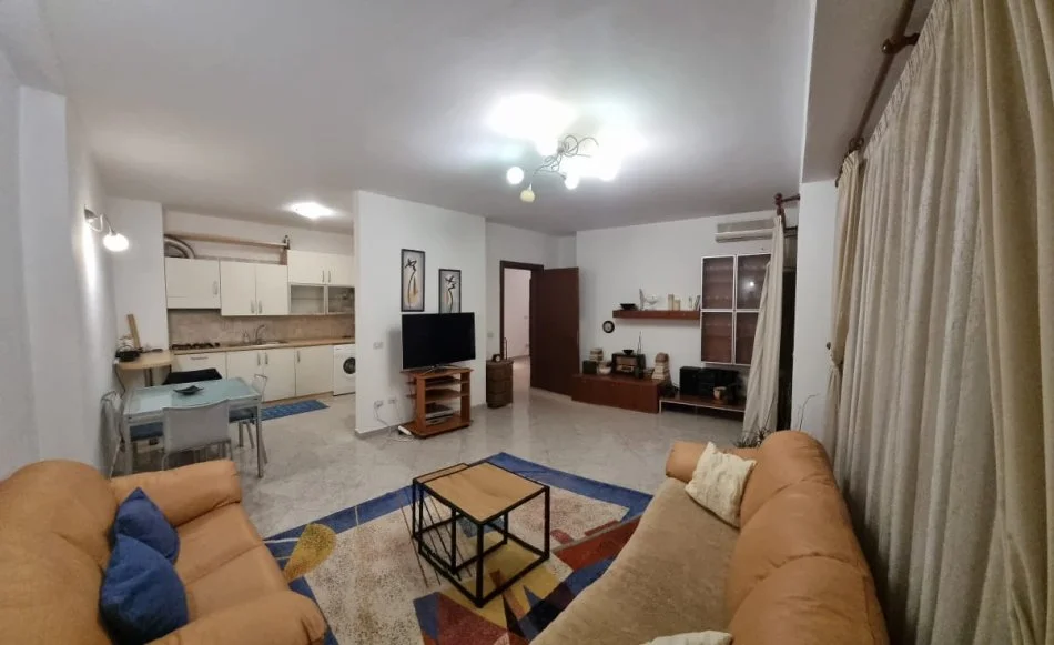 Tirane, jepet me qera apartament 1+1+Ballkon Kati 9, 84 m² 700 € (Rruga Xhorxhi Martinie)