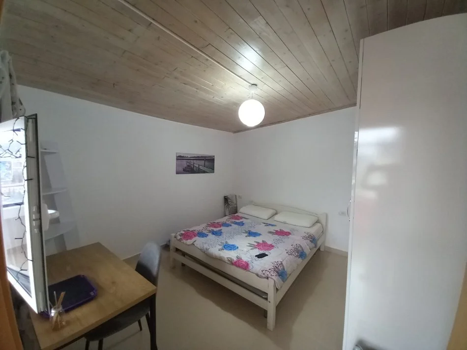 Tirane, jepet me qera apartament 3+1 Kati 10, 650 € (21 dhjetori)