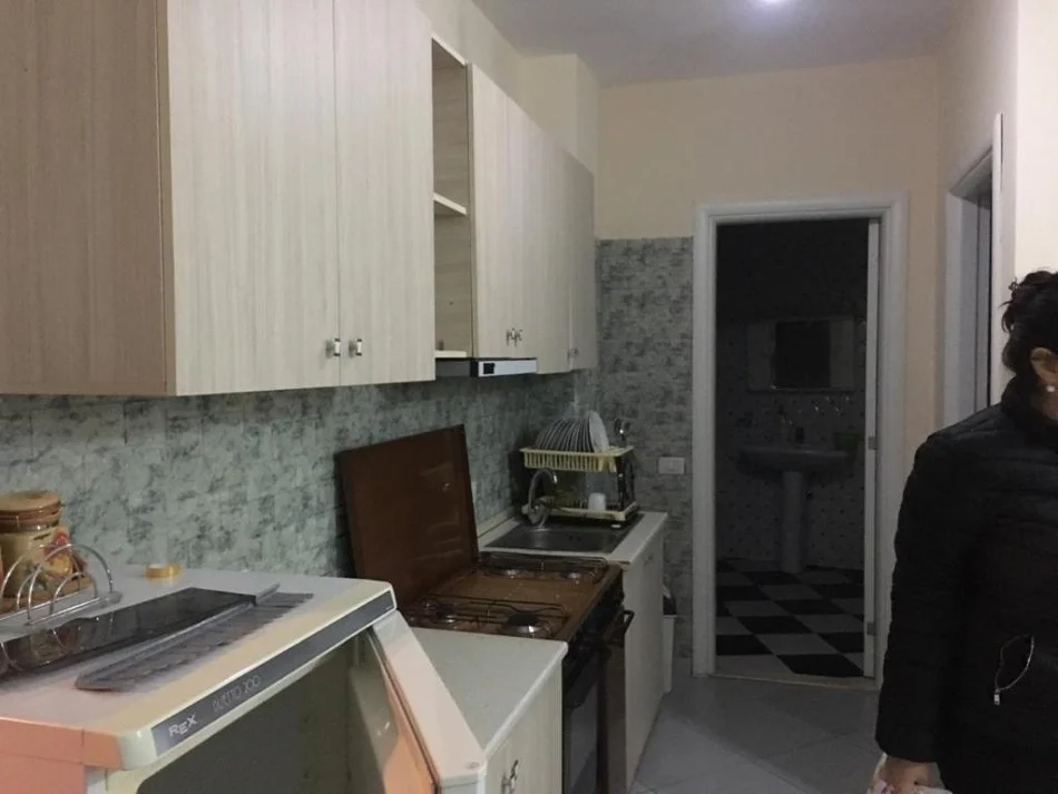 Jepet Shtepi  per shitje,    ne Pallat i Ri 1+1   ID   11853