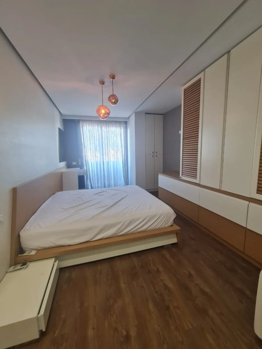 Shitet Apartament 3+1
