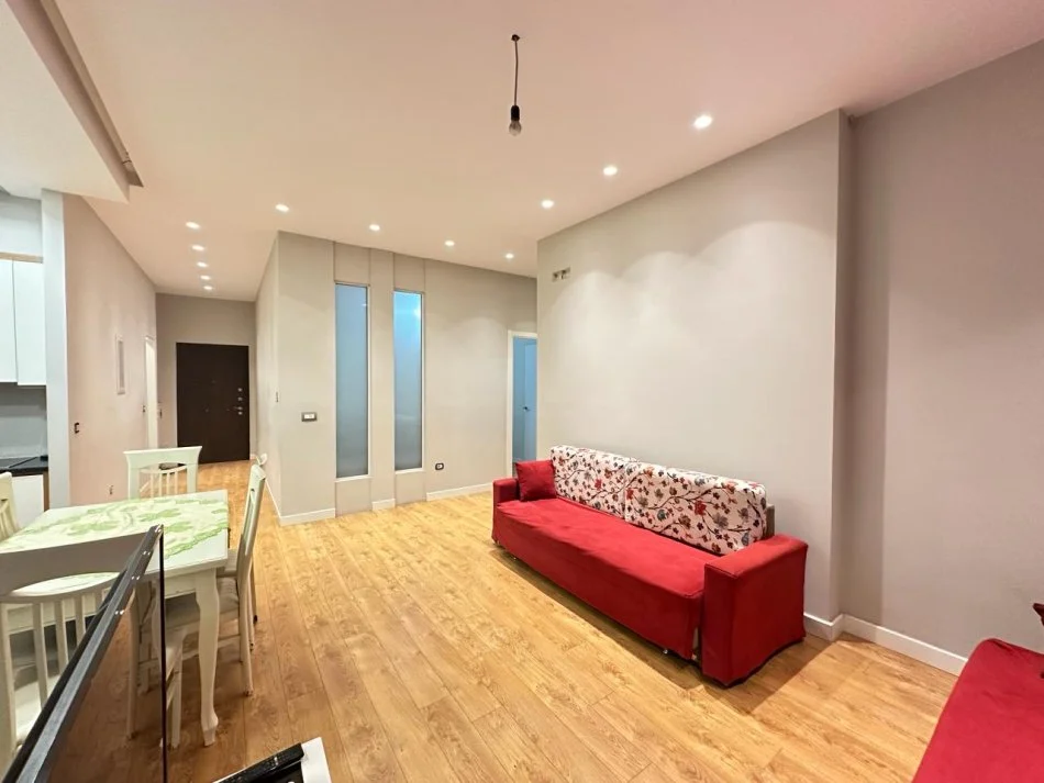 APARTAMENT 3+1+2 PER SHITJE, ASTIR PRANE HOTEL MARINAJ!!!