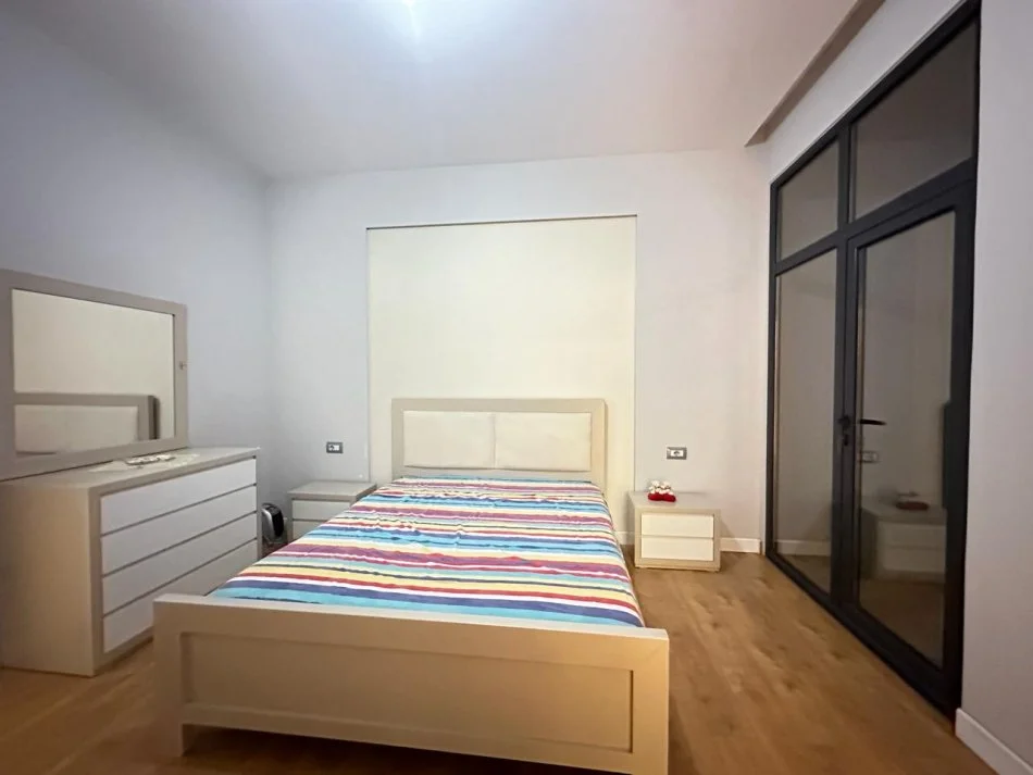 APARTAMENT 3+1+2 PER SHITJE, ASTIR PRANE HOTEL MARINAJ!!!