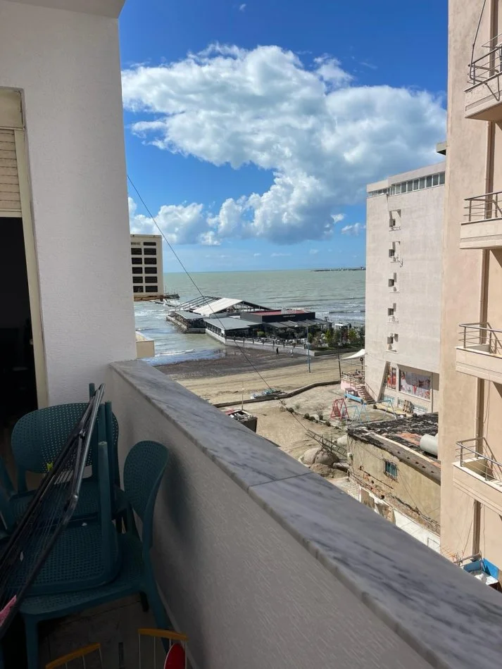 shitet apartament me pamje nga deti 2+1 Kati 4, 80 m²  (Hotel royal durres)