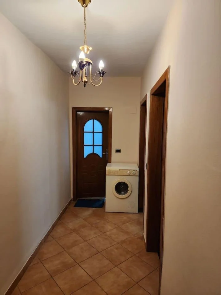Tirane, jepet me qera apartament 1+1+Aneks+Ballkon Kati 2, 60 m² 500 € (Rr. Thanas Ziko)