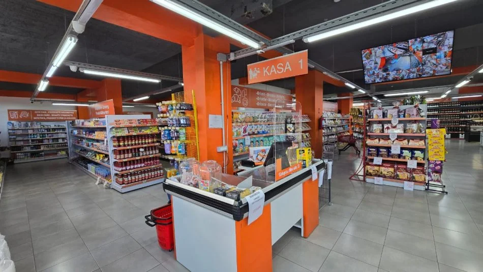 Ambient komercial 500 m2, 1990€/m2 per shitje, qira, Kodra e Diellit