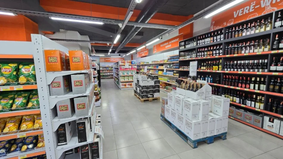 Ambient komercial 500 m2, 1990€/m2 per shitje, qira, Kodra e Diellit