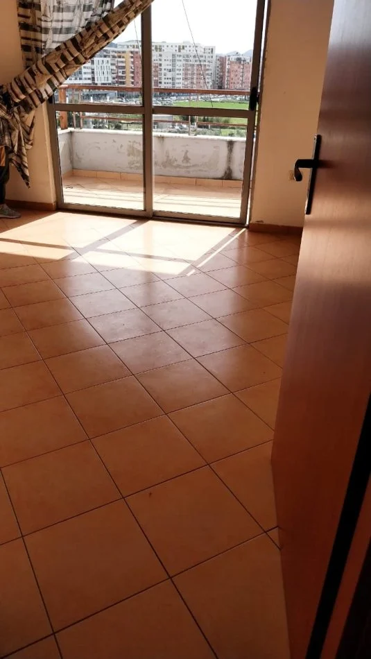 Tirane, shitet apartament 2+1+Ballkon Kati 7, 125 m² 110.000 € (spiro floqi)